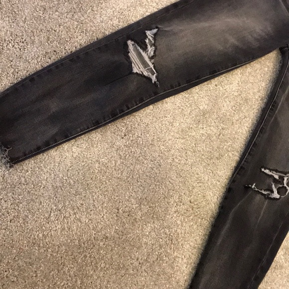 AE Gray distressed jeans - Picture 3 of 4